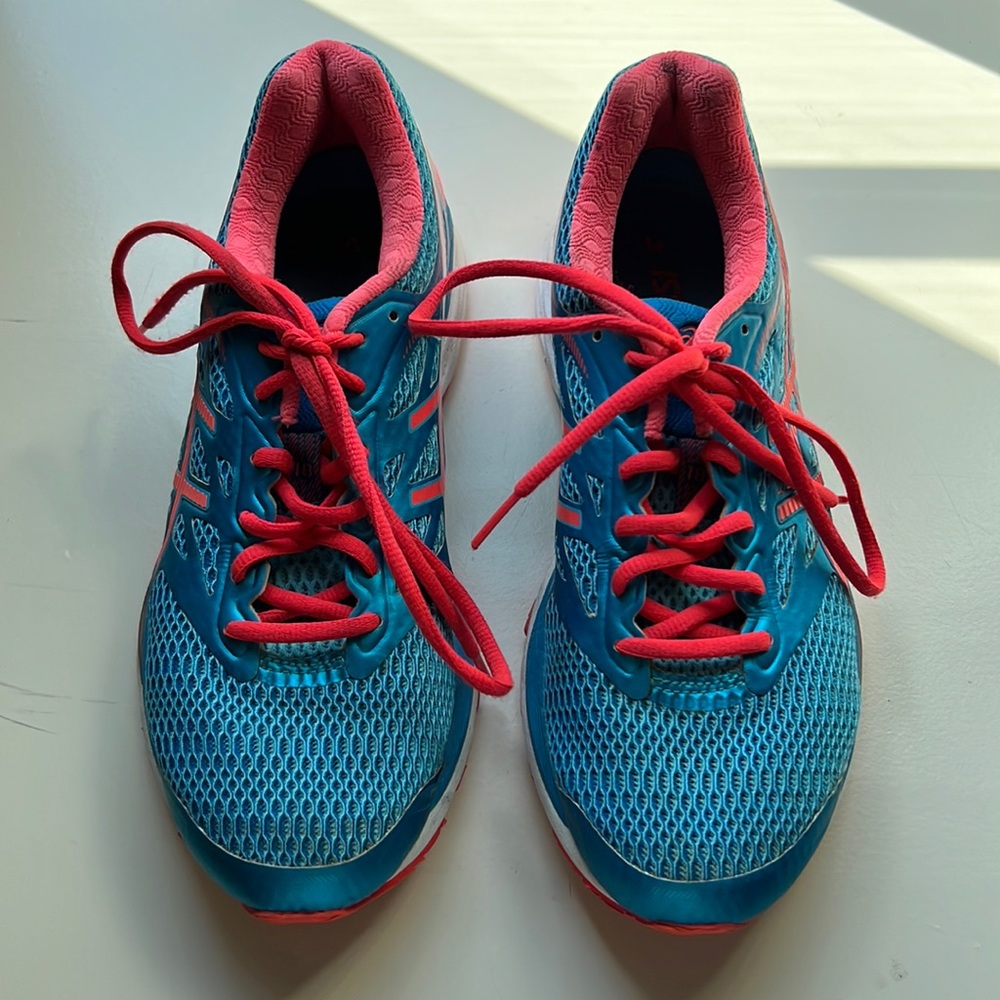 Women’s ASICS Gel-Cumulus 18 Running Shoe Size 9 - Picture 2 of 16